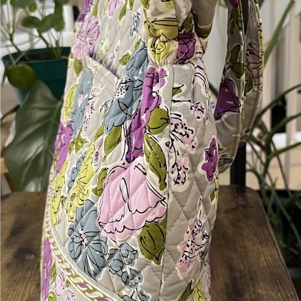 Vera Bradley Laura Cinch Tote in Watercolor Floral - Picture 4 of 14